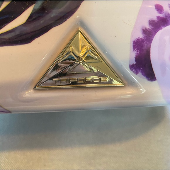 Floral Hard Shell Suitcase 🌸 - Picture 7 of 10